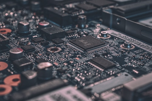 Elektronikos plokštės ir infrastruktūros detalės